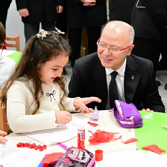 TOBB Anaokulu, hizmete girdi
AK Parti Bursa İl Başkanı Davut Gürkan:
"Bursa...