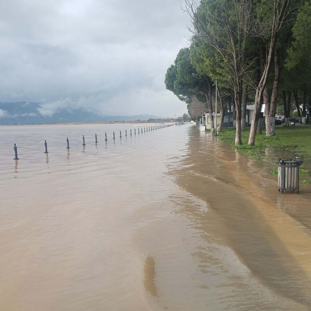 Köyceğiz Gölü taştı