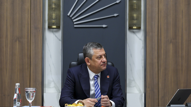 CHP Genel Başkanı Özel, Diyarbakır Kent Koruma ve Dayanışma Platformu temsilcileriyle buluştu