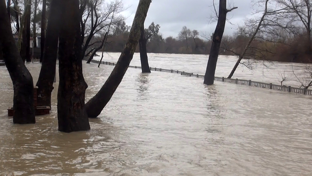 Antalya'yı sağanak vurdu; 7 ilçede okullar tatil edildi (6)