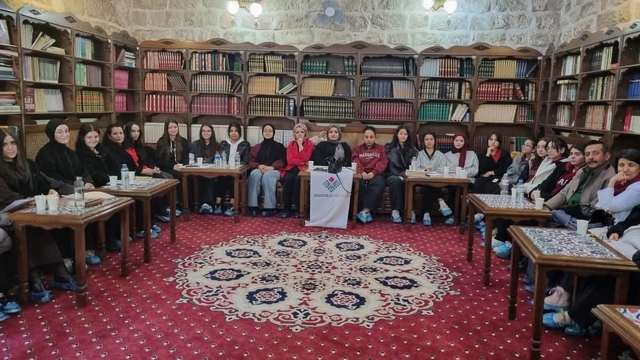 Öğrenciler Aksaray'daki okuma sohbetinde bir araya geldi