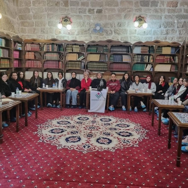 Öğrenciler Aksaray'daki okuma sohbetinde bir araya geldi