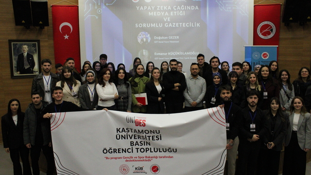 Kastamonu'da "Yapay Zeka Çağında Medya Etiği" paneli düzenlendi