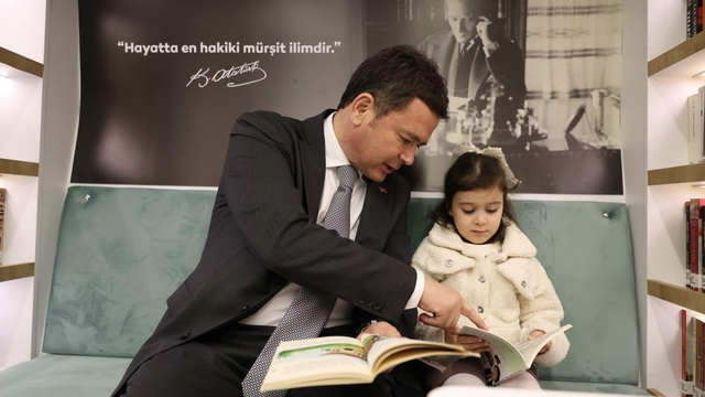 Osmangazi'de 'Yeni Gezici Kütüphane Yollarda'
Kitapla Büyüyen Osmangazi, Aydınlık Gelecek
Yeni Gezici Kütüphane Vatandaşlarla Buluştu