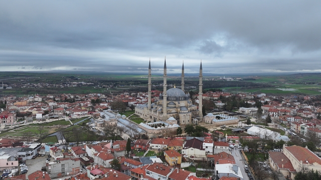 Selimiye'nin minareleri mahyalandı