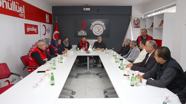 Erzurum'da kadınların kermes geliri Gazze için Kızılay'a bağışlandı