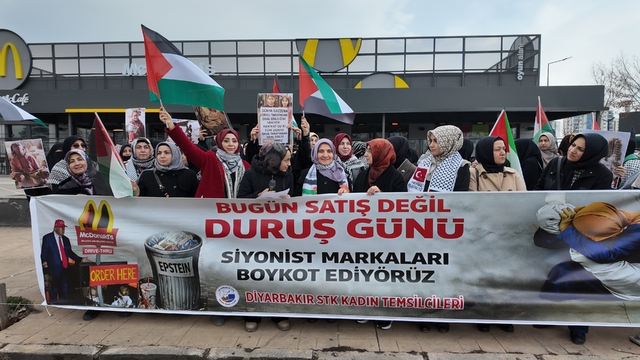 Diyarbakır'da kadınlar İsrail'in saldırılarını protesto etti