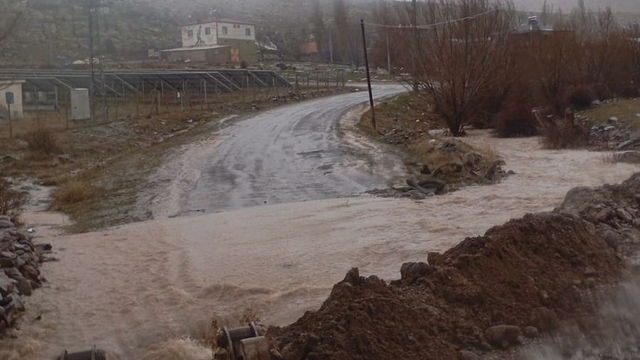 Niğde’de sağanak