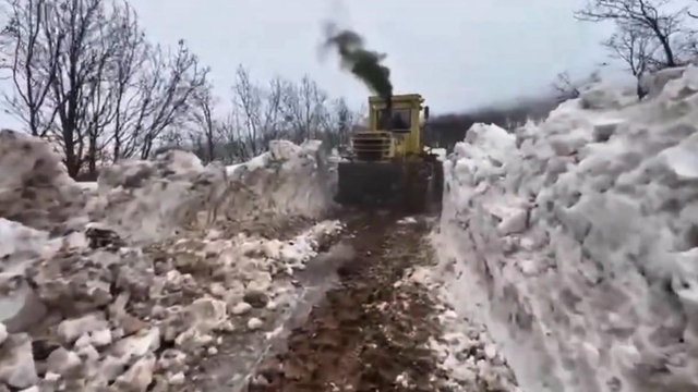 Yayladere'de karla mücadele çalışmaları sürüyor
