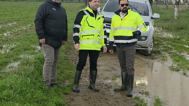 İzmir'de gazeteci habere giderken haber oldu