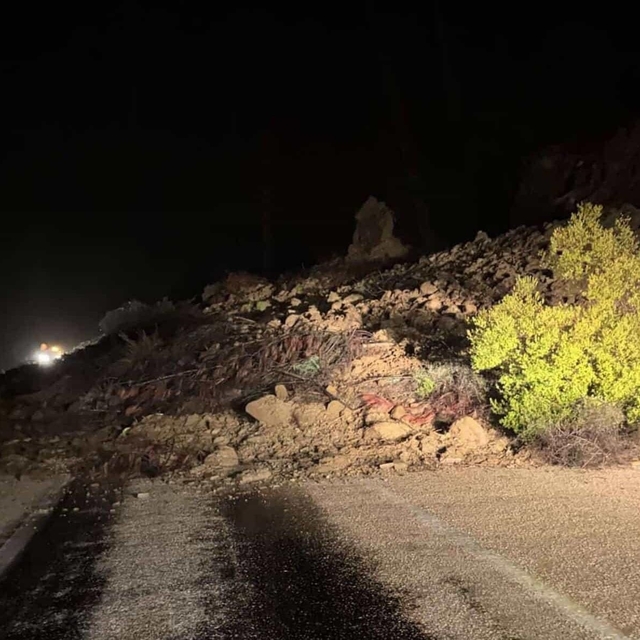 Adana'da Feke, Saimbeyli ve Tufanbeyli'yi bağlayan kara yolu ulaşıma kapand...