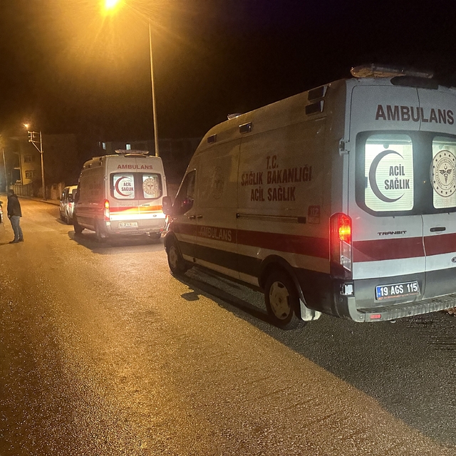 Çorum'da karbonmonoksit gazından etkilenen karı koca hastaneye kaldırıldı