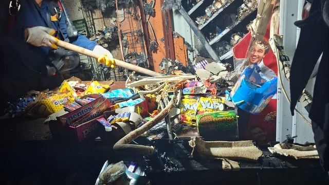 Osmaniye'de markette çıkan yangın söndürüldü