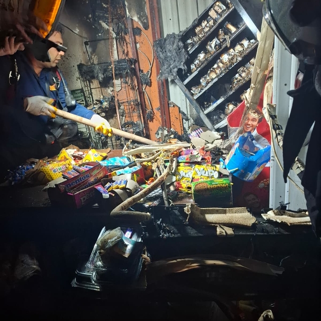 Osmaniye'de markette çıkan yangın söndürüldü