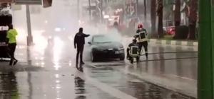 Osmaniye'de park halindeki otomobil yandı