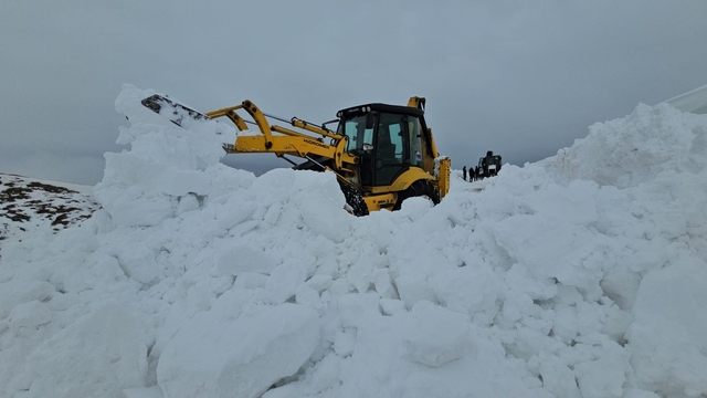 Aydınlar beldesinde karla mücadele çalışması