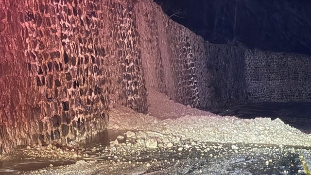 Kırklareli'nde toprak kayması nedeniyle kapanan yol yeniden ulaşıma açıldı