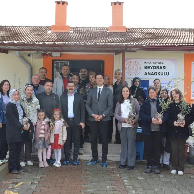 Köyceğiz Beyobası Anaokulu'nda zeytin yetiştiriciliği eğitimi ve fidan dağı...