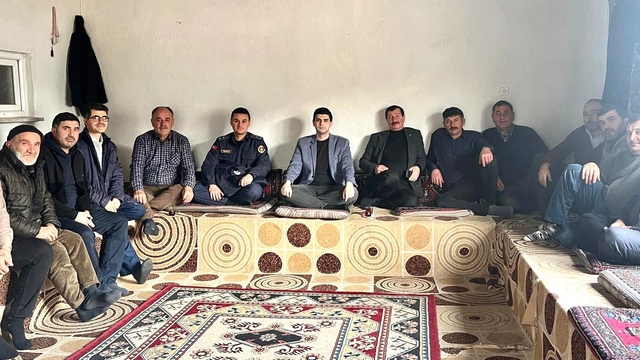 Dumlupınar Kaymakamı Alperen Teltik, köy sakinlerinin talep ve isteklerini yerinde dinledi