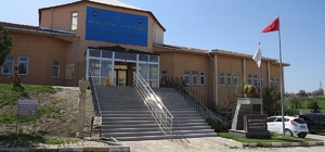 Emet MYO'nun 2025 yılı akademik teşvik başarısı
3 akademisyen akademik teşv...