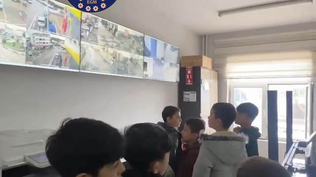 Bursa'da polisten çocuklara yönelik sosyal farkındalık etkinliği