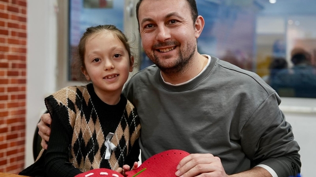 Babalar kızlarıyla 14 Şubat için kalp yastık yaptı
Kalbimiz birlikte atıyor etkinliği ilgi gördü