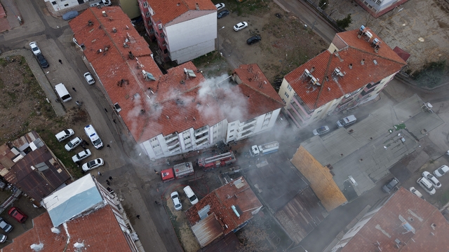 Elazığ'daki korkutan yangın kontrol altına alındı