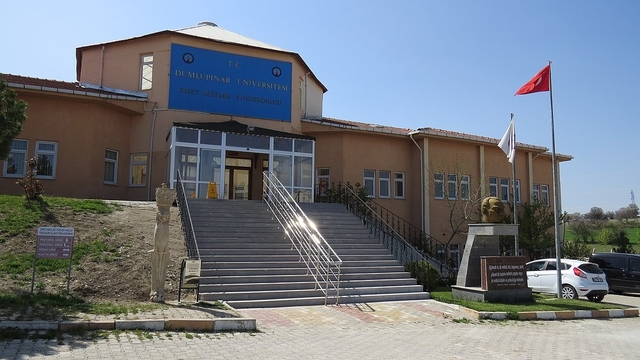 Emet MYO'nun 2025 yılı akademik teşvik başarısı
3 akademisyen akademik teşvik almaya hak kazandı