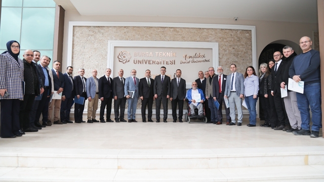 BTÜ'de personele vefa ödülü