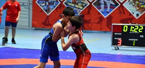 Okul Sporları Yıldızlar Güreş müsabakaları tamamlandı