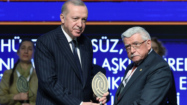 'Yaşayan İnsan Hazineleri' ödüllü hattat Öksüz: Yaptığımız sanat, kültür mirasımızın ürünleri