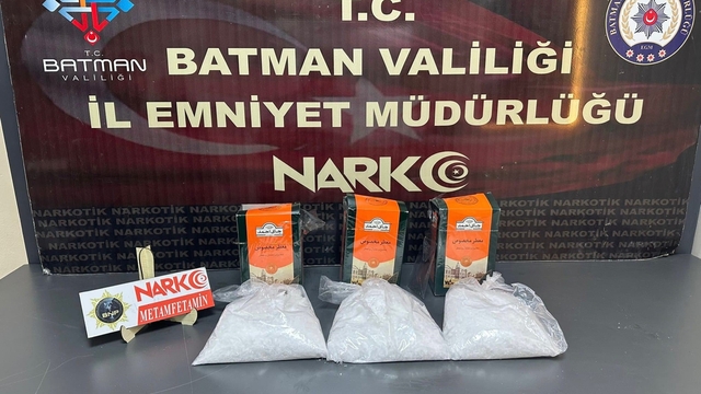 Batman'da şüpheli görülen takside 3 kilo metamfetamin ele geçirildi: 2 tutuklama