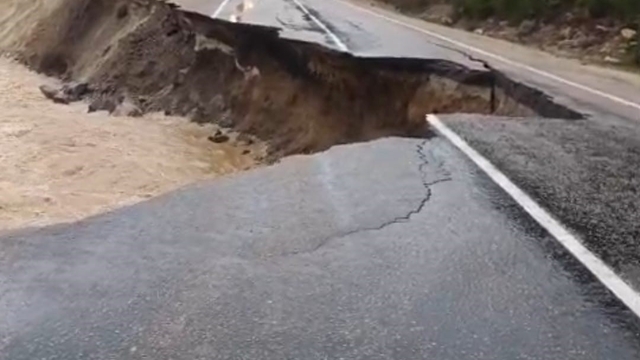 Adana'da Kozan-Kayseri karayolu ulaşıma kapandı