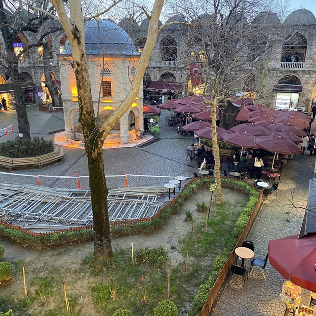 Koza Han'da kafelerin tahliye kararına yargı freni
Tarihi Koza Han'da kafel...