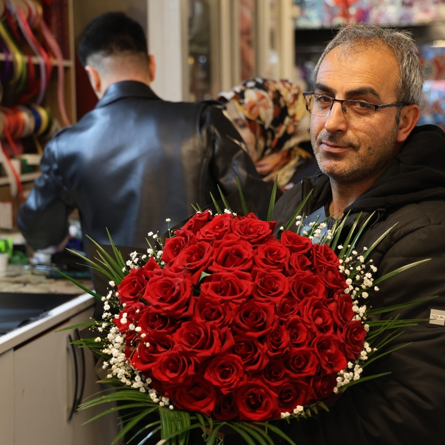 Kırşehir'de sevgililer gününe özel "41 kere maşallah" çiçek konseptine ilgi