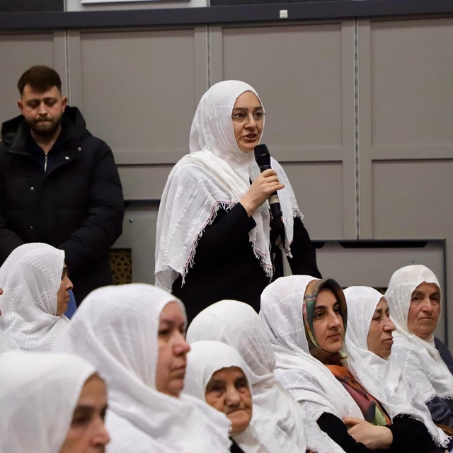 Karabüklü kadınlardan Başkan Güneş'e yöresel kıyafetli destek