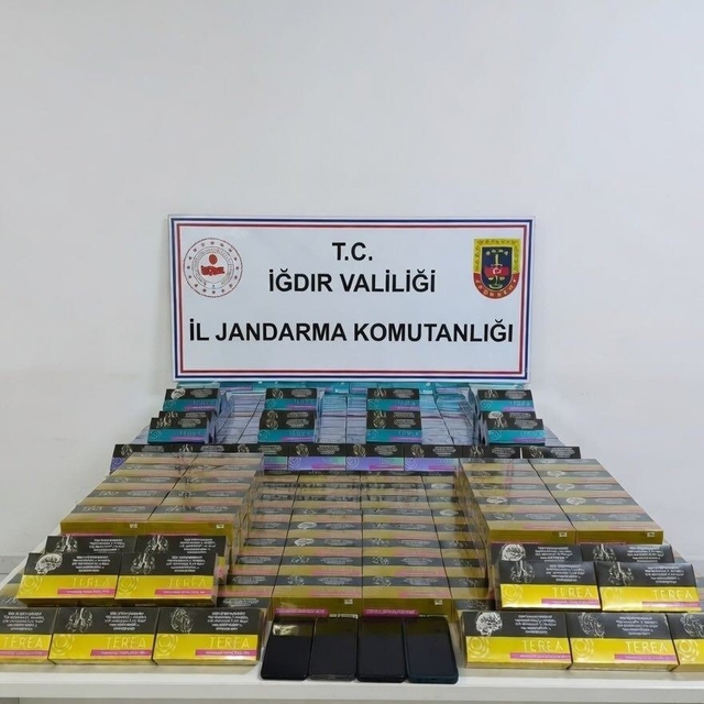 Iğdır İl Jandarma Komutanlığı'ndan kaçak elektronik sigara operasyonu