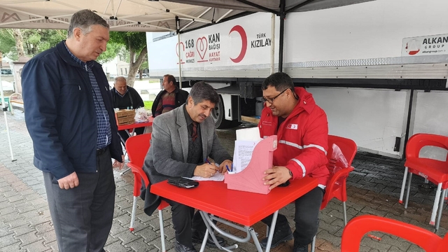 Mersin'de din görevlilerinden Ramazan öncesi kan bağışı