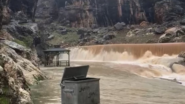 Sinek Çayı'nın su seviyesi yağışlarla yükseldi