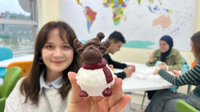Uluslararası Gençlik Merkezi'nde sanat atölyeleri gençlerle buluşmaya devam ediyor