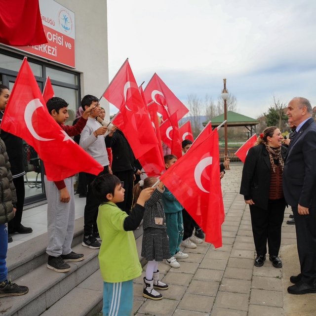 Başkan Özlü Roman koordinasyon merkezini inceleme