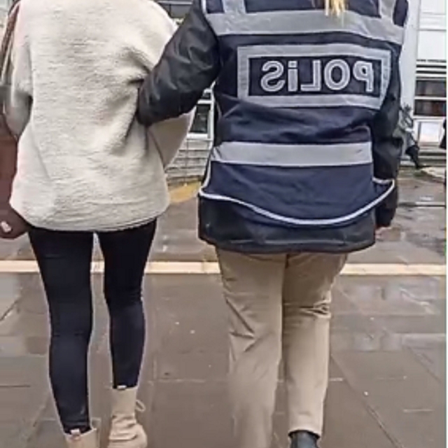 Hapis cezasıyla aranan kadın hırsız Defne'de yakalandı