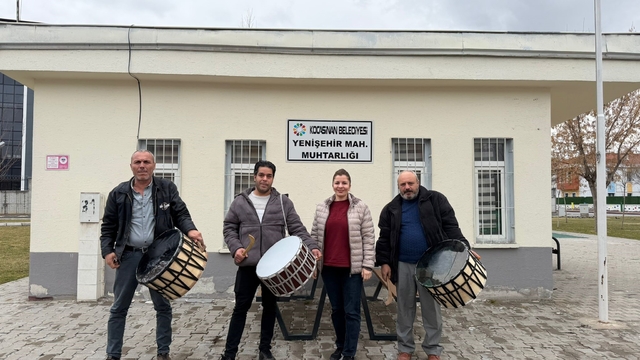 Kayseri'de davulcular Ramazan'a hazır
11 bin nüfuslu mahallede 4 davulcu sahura uyandıracak