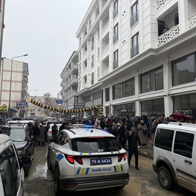 Iğdır'da AVM açılışı izdiham endişesiyle iptal edildi