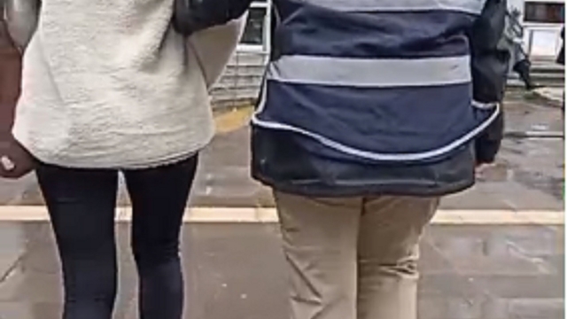 Hapis cezasıyla aranan kadın hırsız Defne'de yakalandı