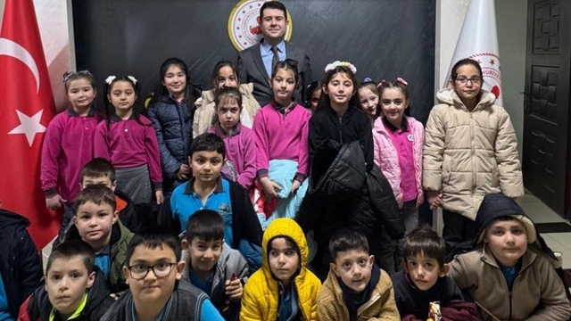 Öğrenciler yönetim birimlerini yerinde tanıdı