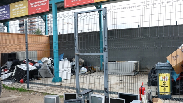 Nilüfer'de elektronik atıklar kontrollü şekilde toplanıyor