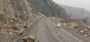 Gölbaşı ilçesinde korkutan heyelan