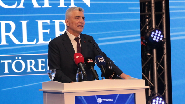 Ticaret Bakanı Bolat, Kocaeli'de "İhracatın Liderleri Ödül Töreni"nde konuştu: