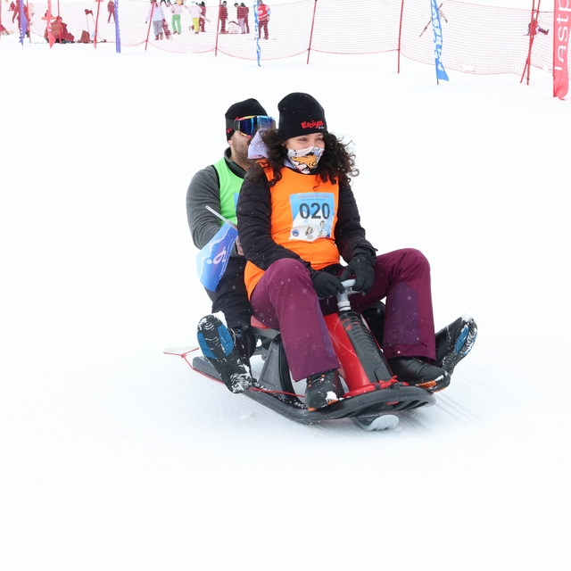 Eşler, Sevgililer Günü'nde birbirini en hızlı çekmek için yarıştı
Erciyes't...